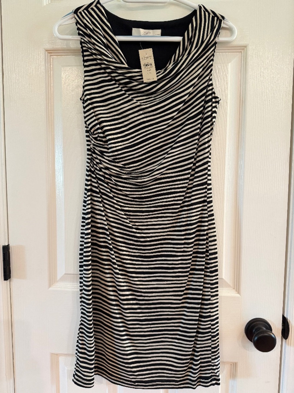 LOFT sz XSP black & cream sleeveless scoop neck dress
